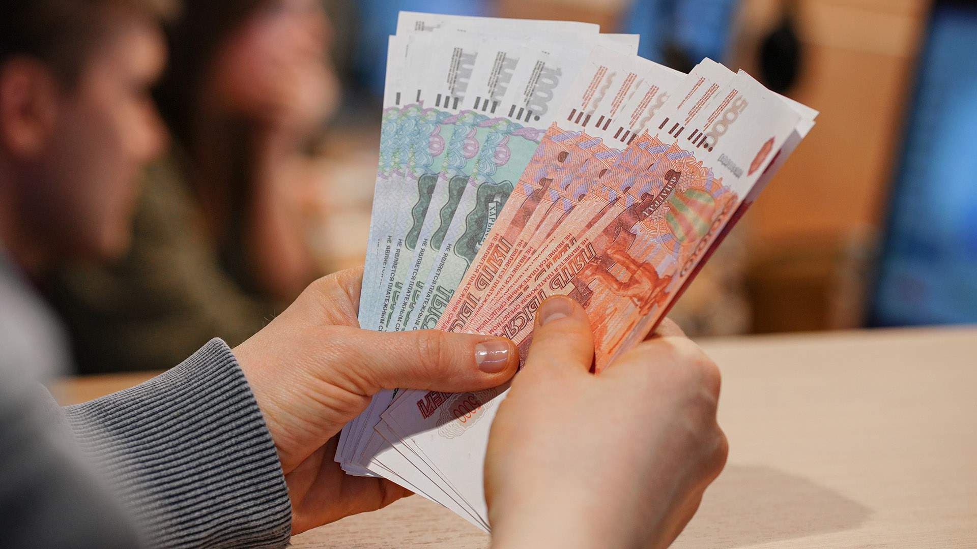 В России 77% компаний малого и среднего бизнеса стали больше платить сотрудникам
